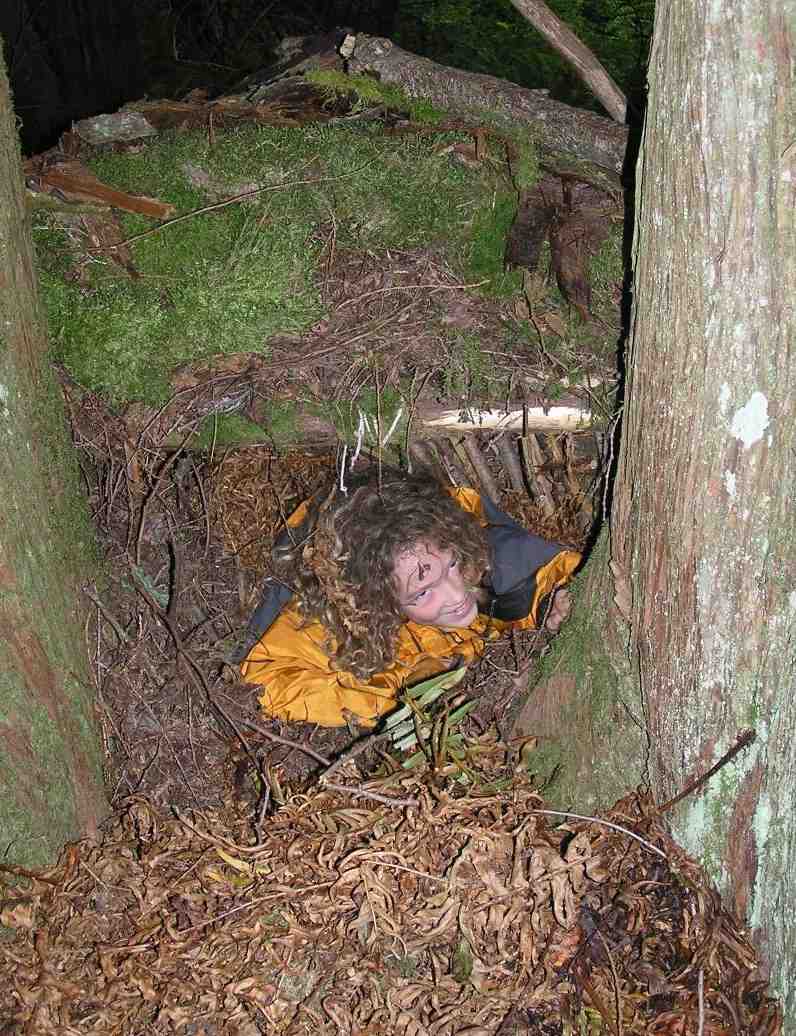 This debris hut took 10 people 10 hours to make in the Pacific Northwest woods where debris is an expensive commodity. This debris hut took 10 people 10 hours to make in the Pacific Northwest woods where debris is an expensive commodity.